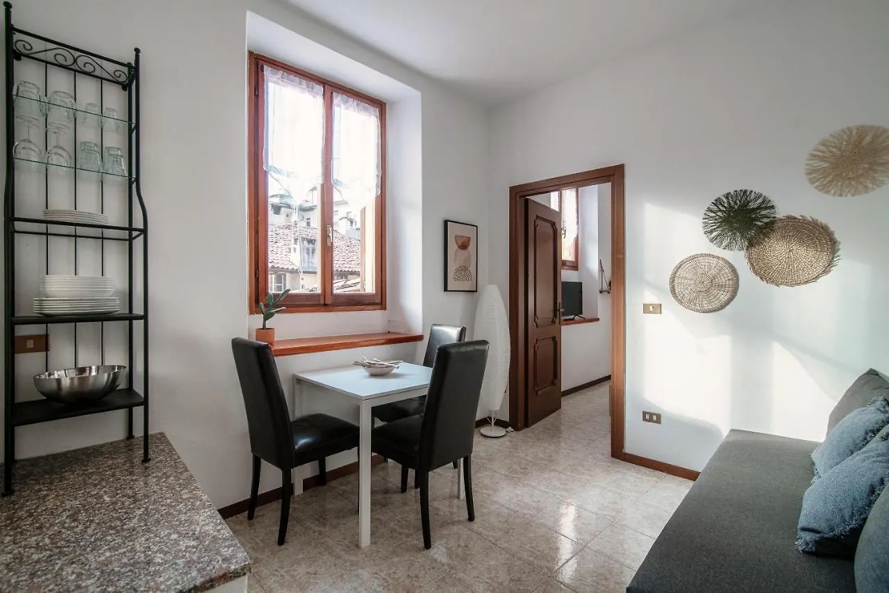 Apartment Piazza Roma By Quokka 360 - Historic Flat In The Centre Of Como