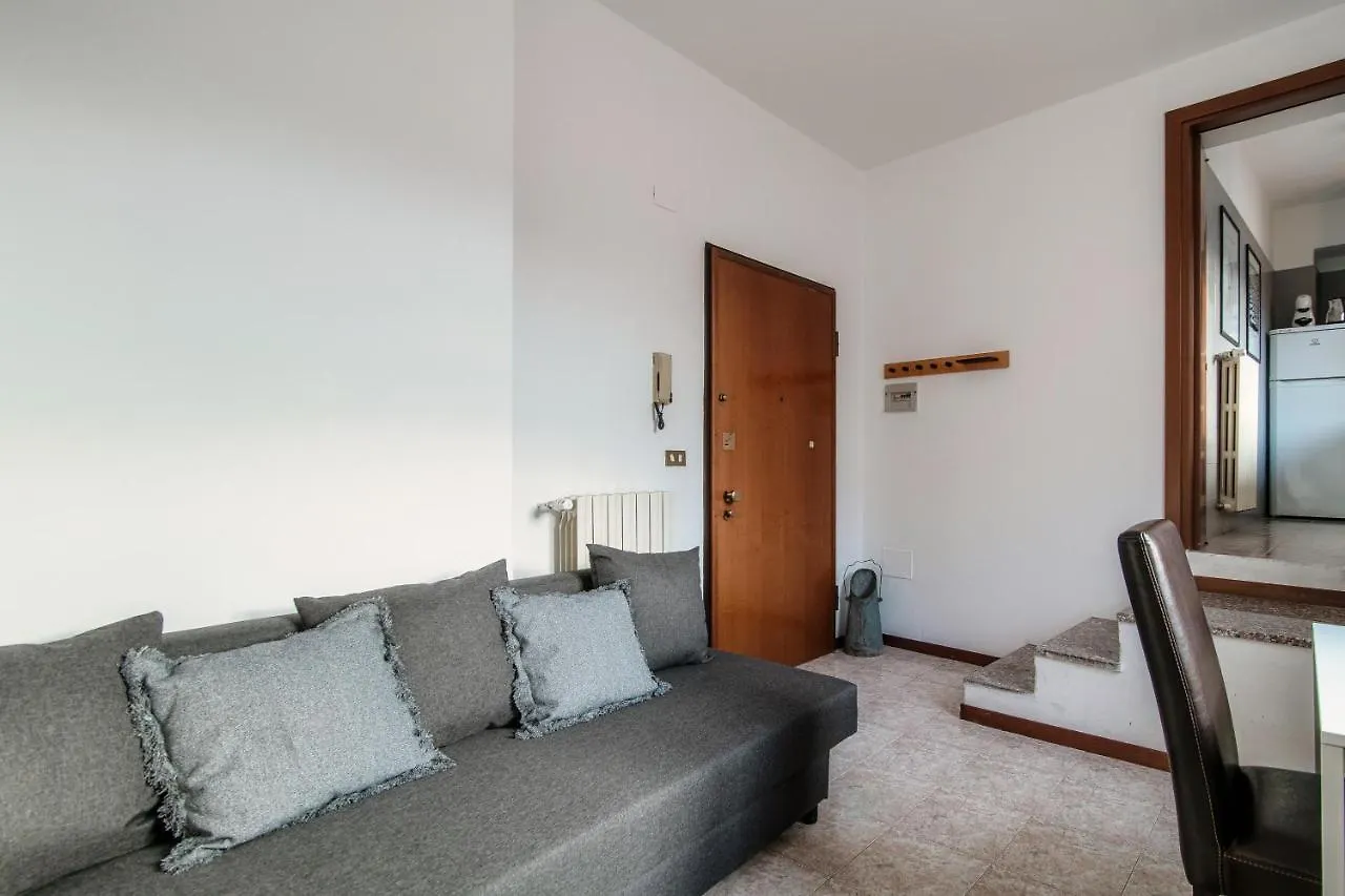 Apartment Piazza Roma By Quokka 360 - Historic Flat In The Centre Of Como contacts