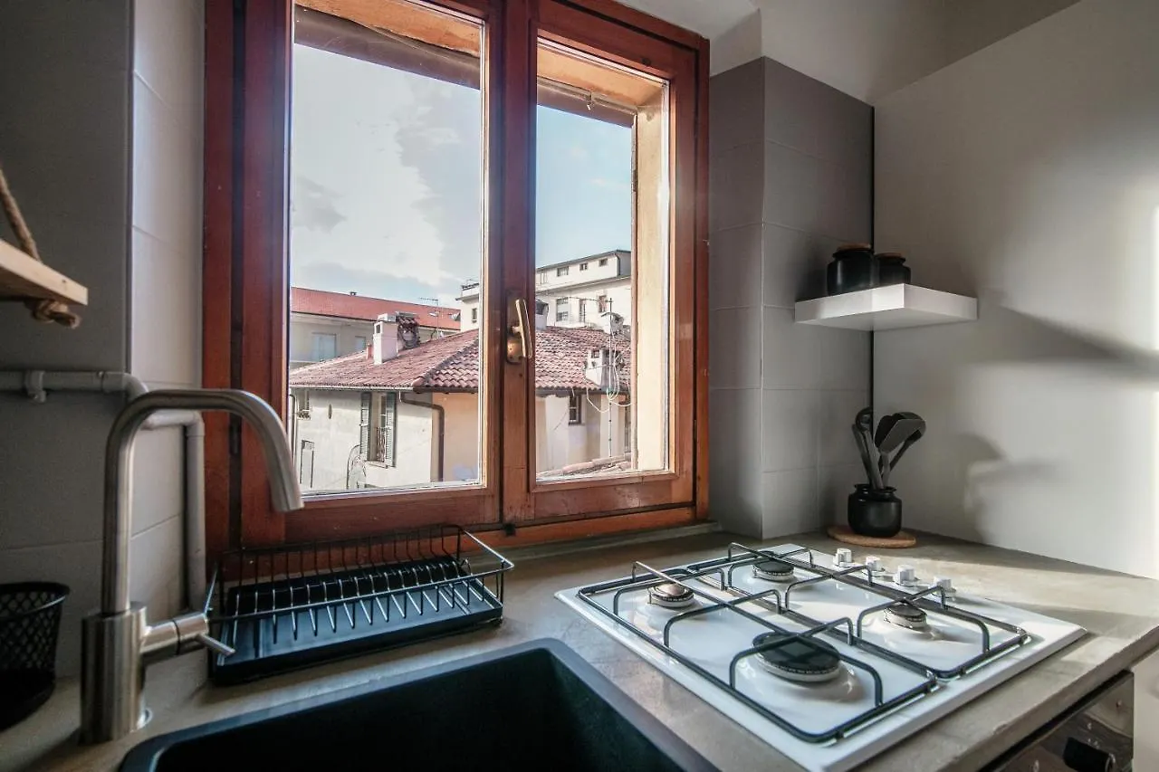 Apartment Piazza Roma By Quokka 360 - Historic Flat In The Centre Of Como