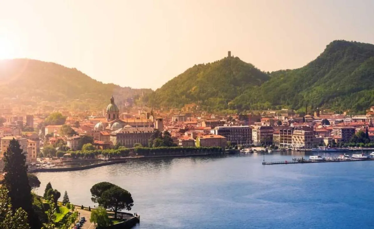 Apartment Piazza Roma By Quokka 360 - Historic Flat In The Centre Of Como