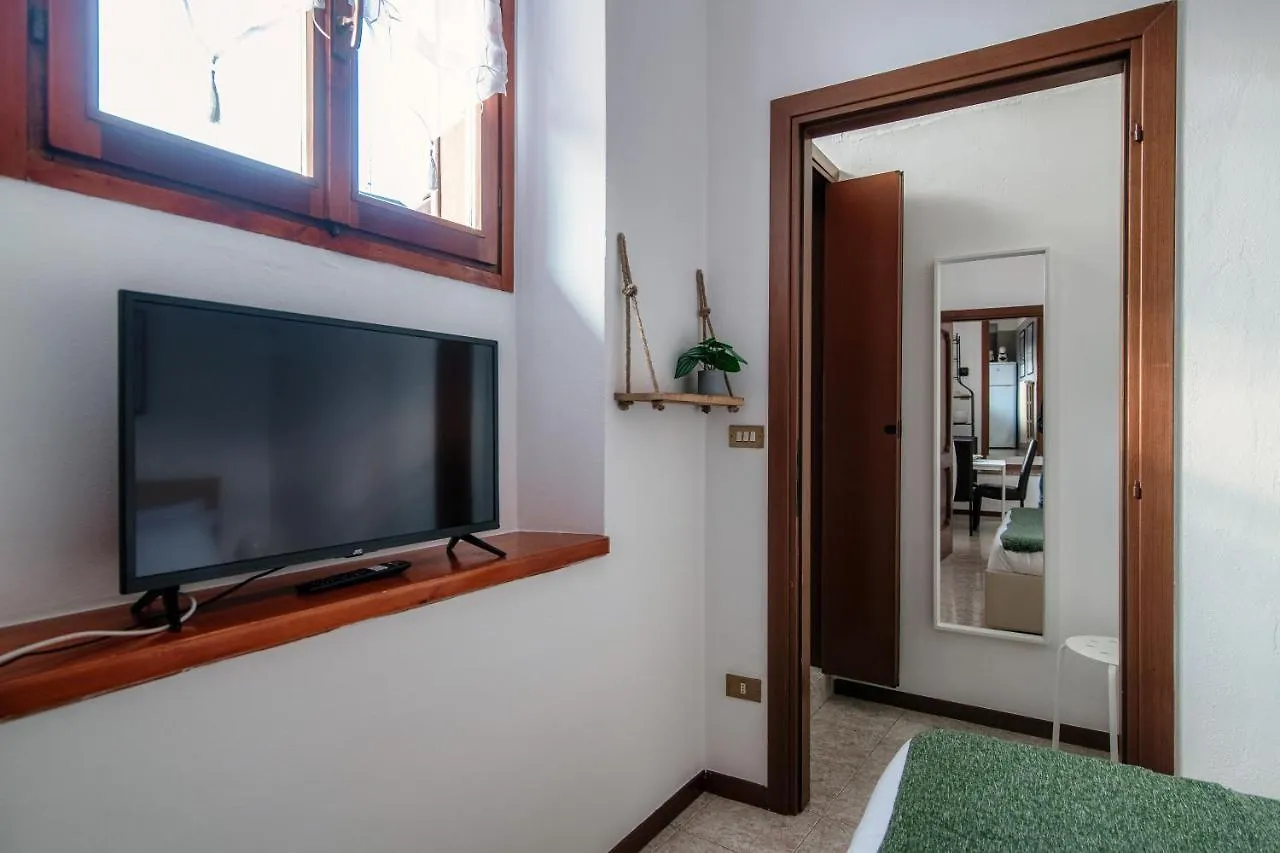 Apartment Piazza Roma By Quokka 360 - Historic Flat In The Centre Of Como Italy